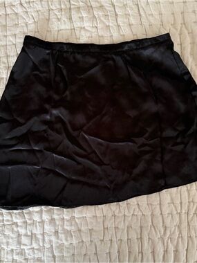 Her Pony black sweetheart silky split skirt